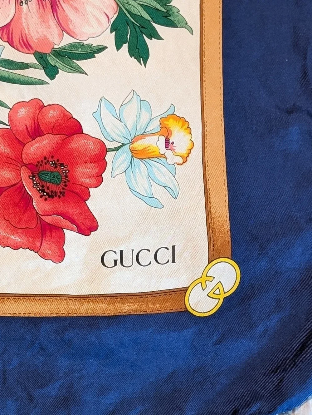 Gucci Brilliant Bright Floral Buckle Pattern 100% Silk Rolled Edges 33.5